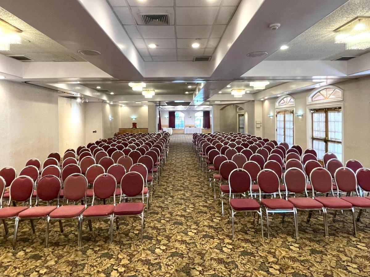 Ramada By Wyndham 3*