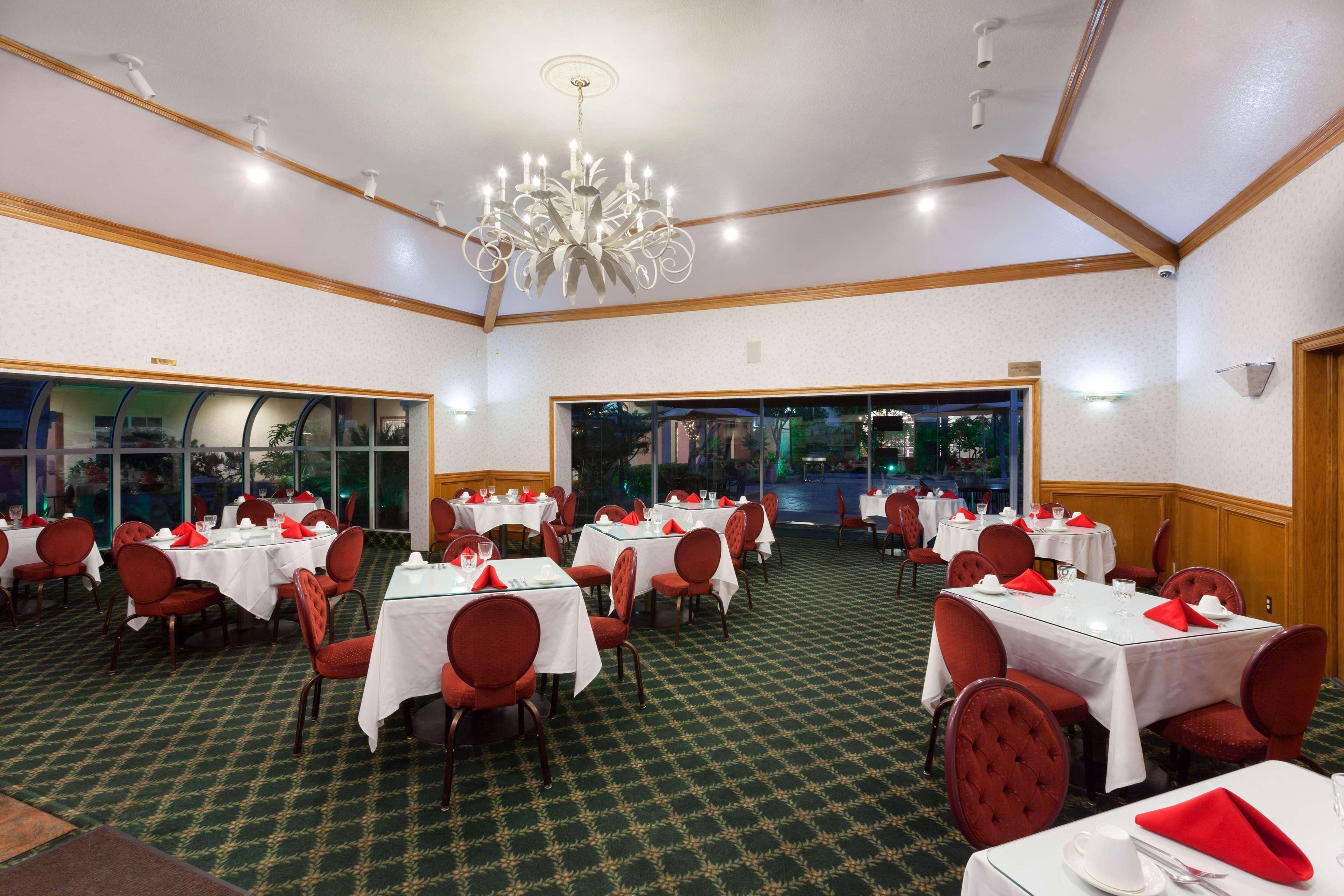 Ramada By Wyndham 3*