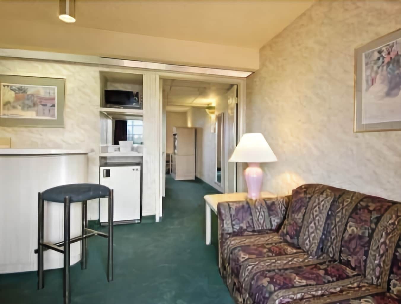 Ramada By Wyndham Hotel South El Monte
