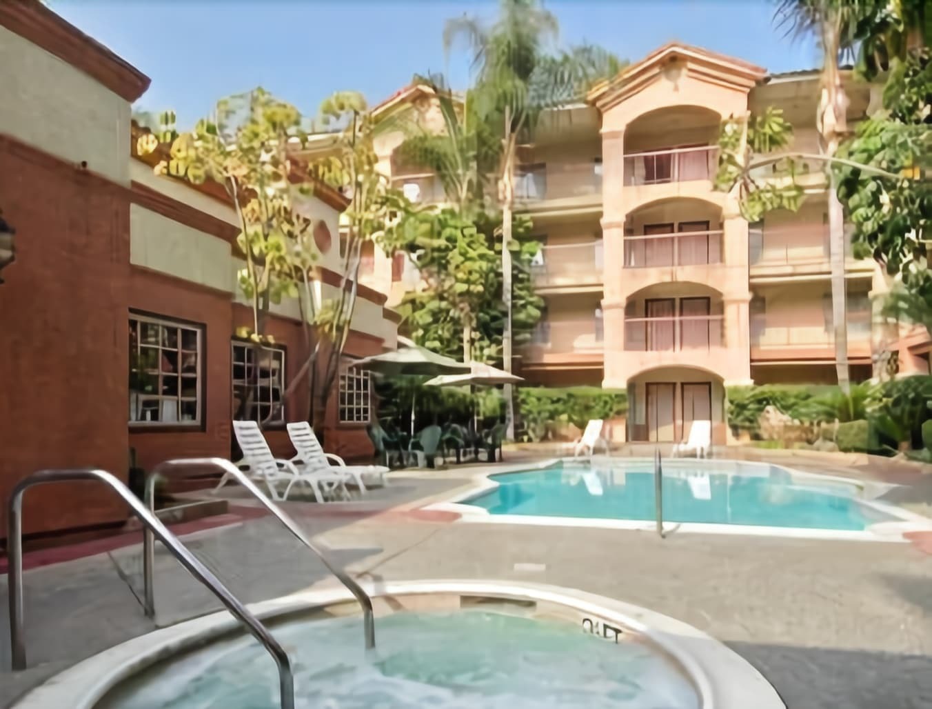 Ramada By Wyndham 3*
